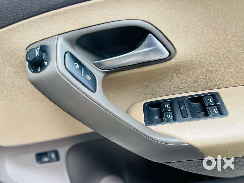 Volkswagen Vento 1.2 Tsi Highline Plus At, 2017, Petrol