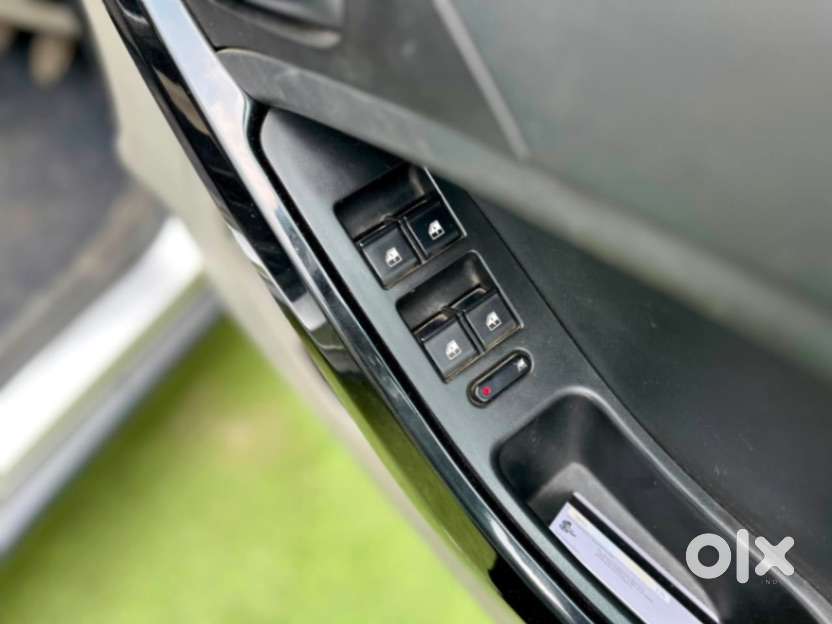 Tata Nexon 1.2 Revotron Xm (s), 2018, Petrol