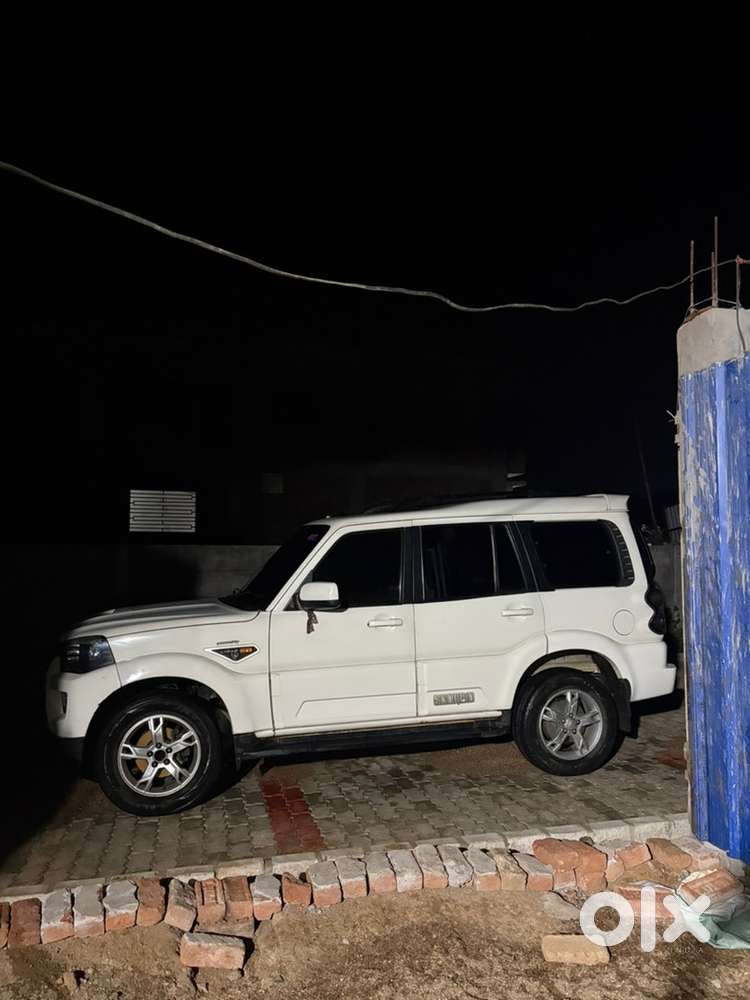 Mahindra Scorpio 2015 Diesel Well Maintained