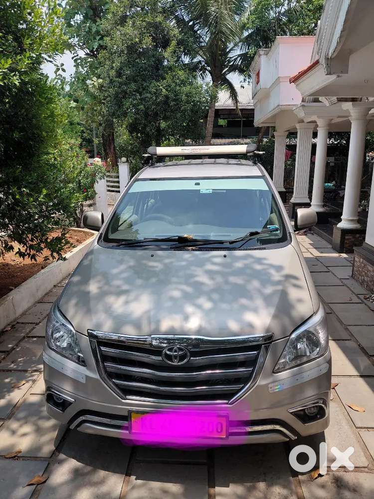 Toyota Innova 2014 Diesel Well Maintained
