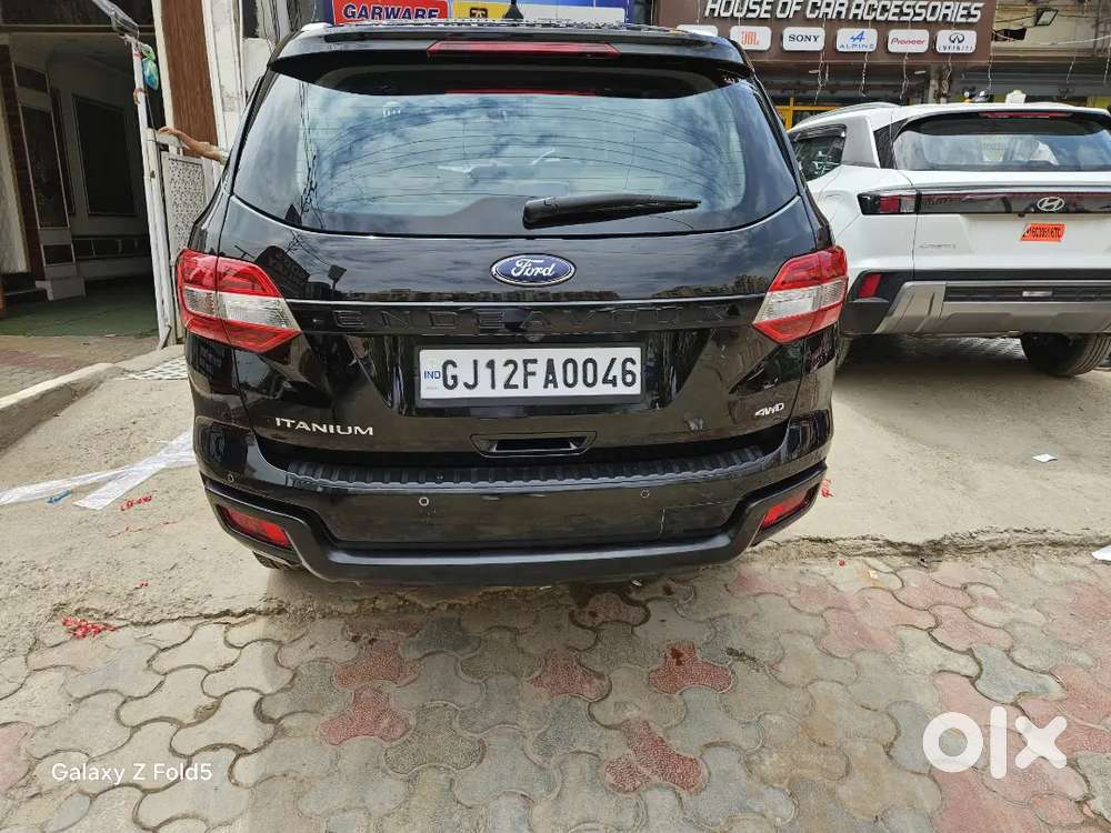 Ford Endeavour Black 2021