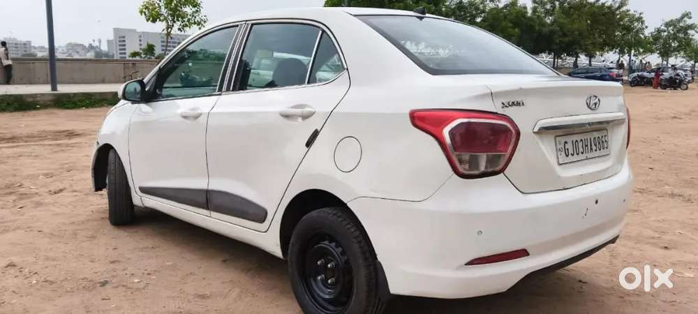 Hyundai Xcent Facelift 2015 Zdi Model., Genuine Km, Completely Usable