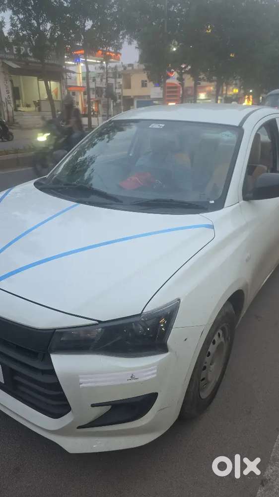 Maruti Suzuki Dzire Tour 2016