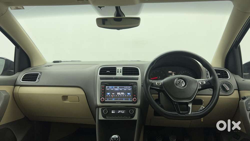 Volkswagen Vento 1.6 Highline, 2016, Petrol