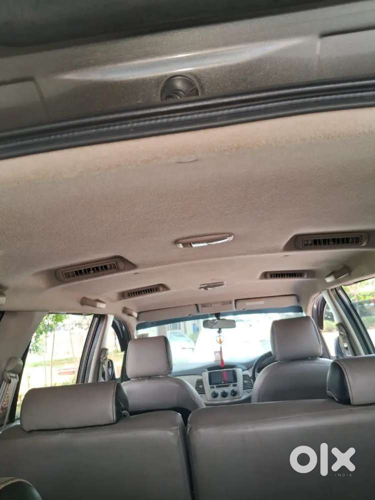 Toyota Innova 2014