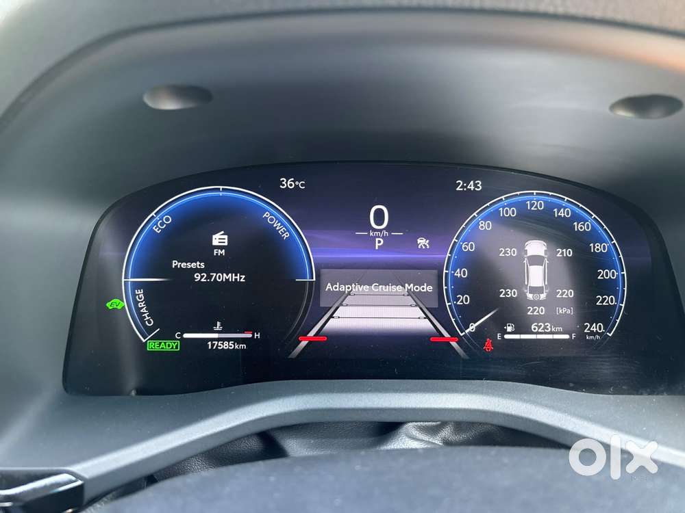 Toyota Camry Hybrid, 2025, Petrol