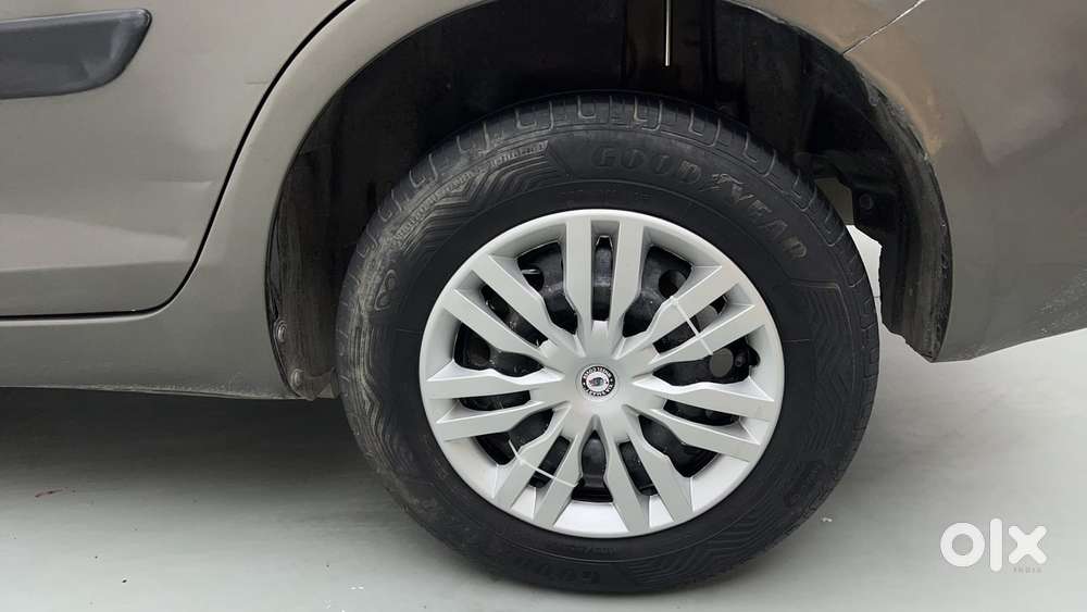 Maruti Suzuki Swift Dzire 1.3 Vxi, 2015, Petrol