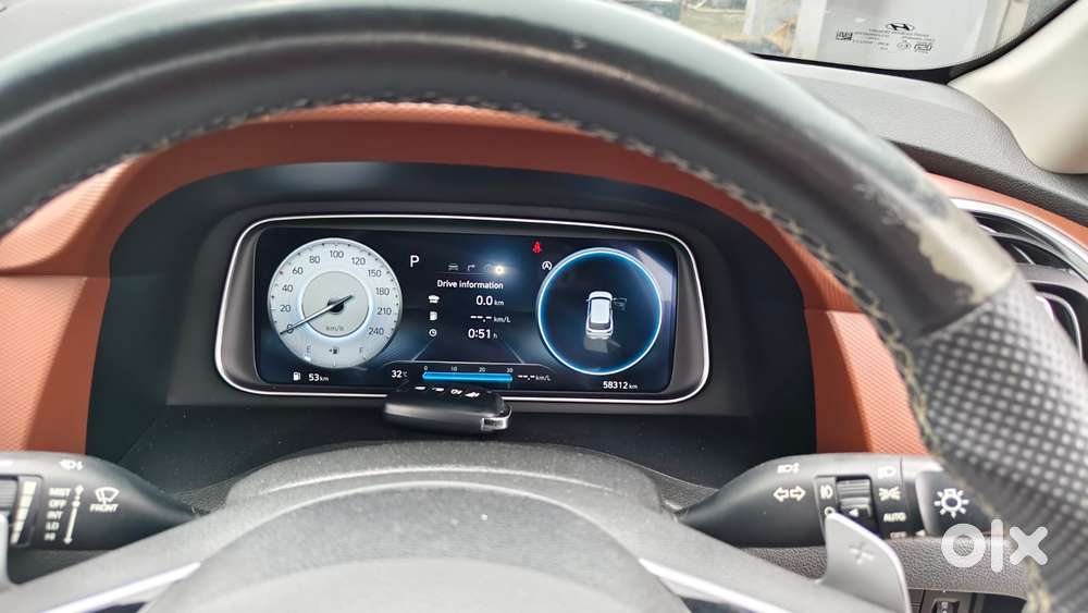 Hyundai Alcazar 2.0 Signature (o) Petrol At 6 Str, 2023, Petrol