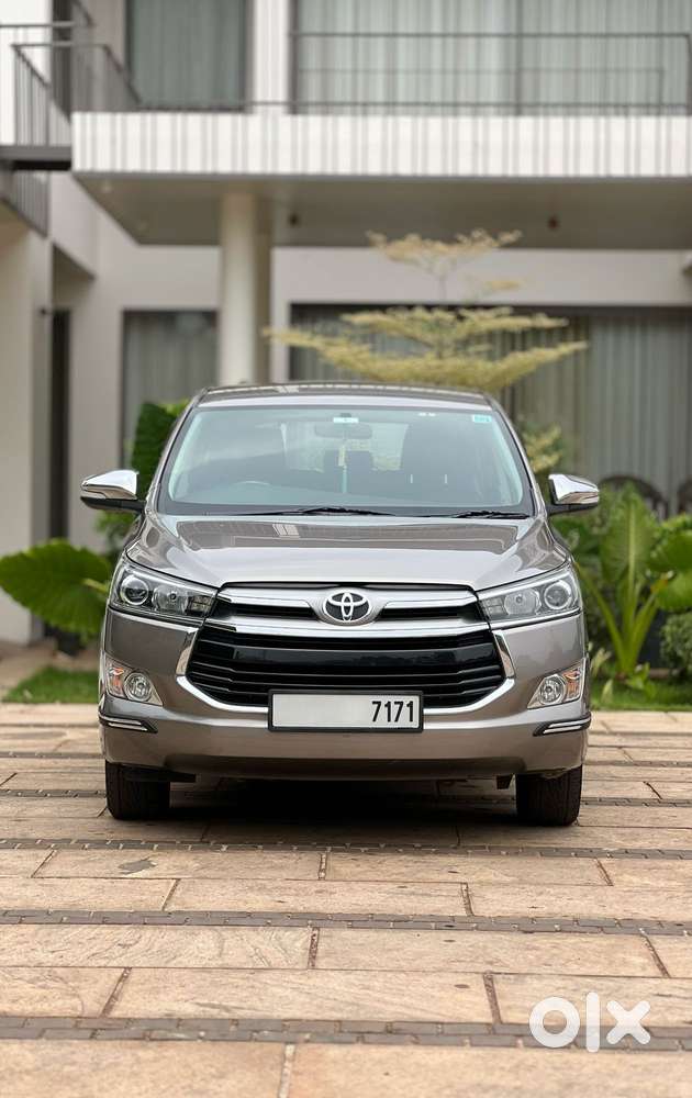 Toyota Innova Crysta 2.4 V, 2017, Diesel