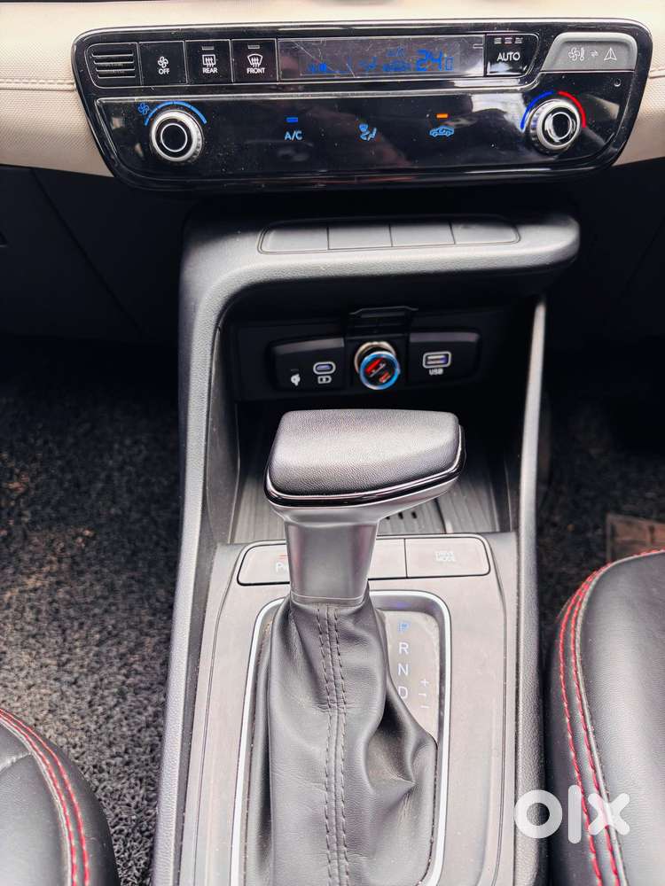 Hyundai Verna 1.5 Sx Ivt, 2024, Petrol