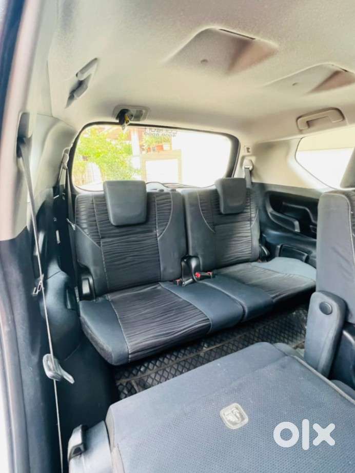 Toyota Innova Crysta 2.4 V 7 Str, 2016, Diesel