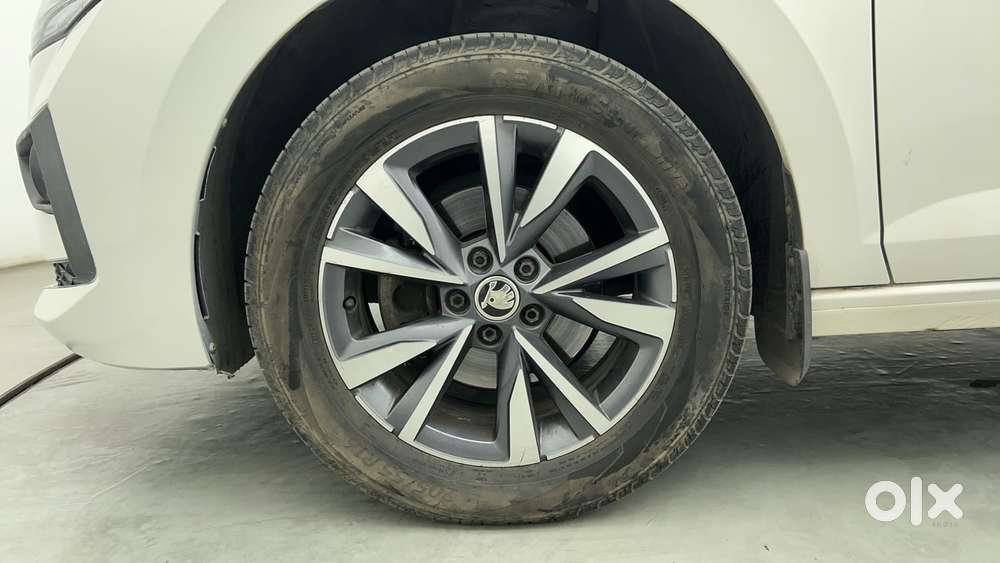 Skoda Slavia Style (non-sunroof), 2022, Petrol