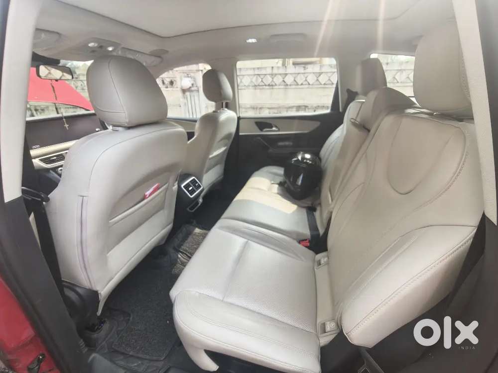 Mahindra Xuv700 2023 Petrol Excellent Condition