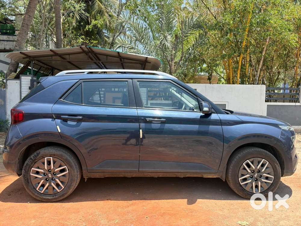 Hyundai Petrol Manual 2022