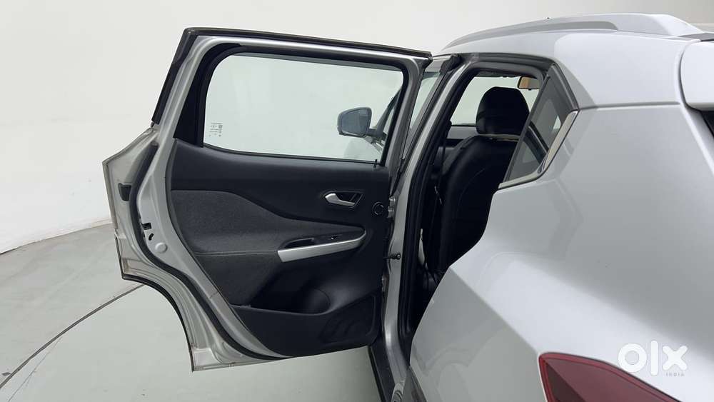 Nissan Magnite 1.0 Xv Premium Turbo Cvt, 2022, Petrol
