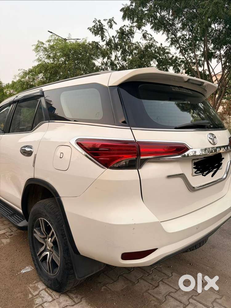 2018 Toyota Fortuner Diesel, Automatic, Km Driven 72000