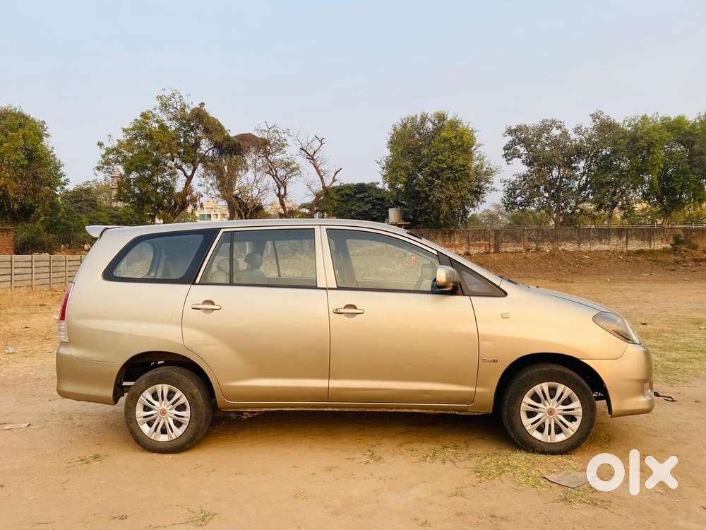 Toyota Innova 2.5 E, 2010, Diesel