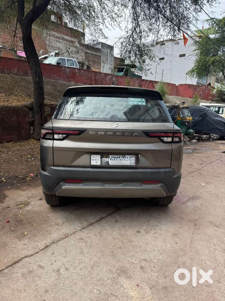 Maruti Suzuki Brezza 2024 Petrol Well Maintained