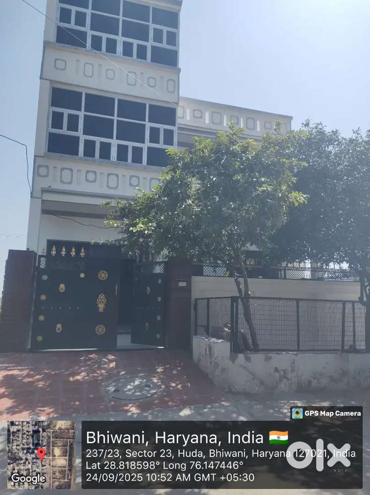 Well maintained Ground floor for rent in sector 23 For Rent