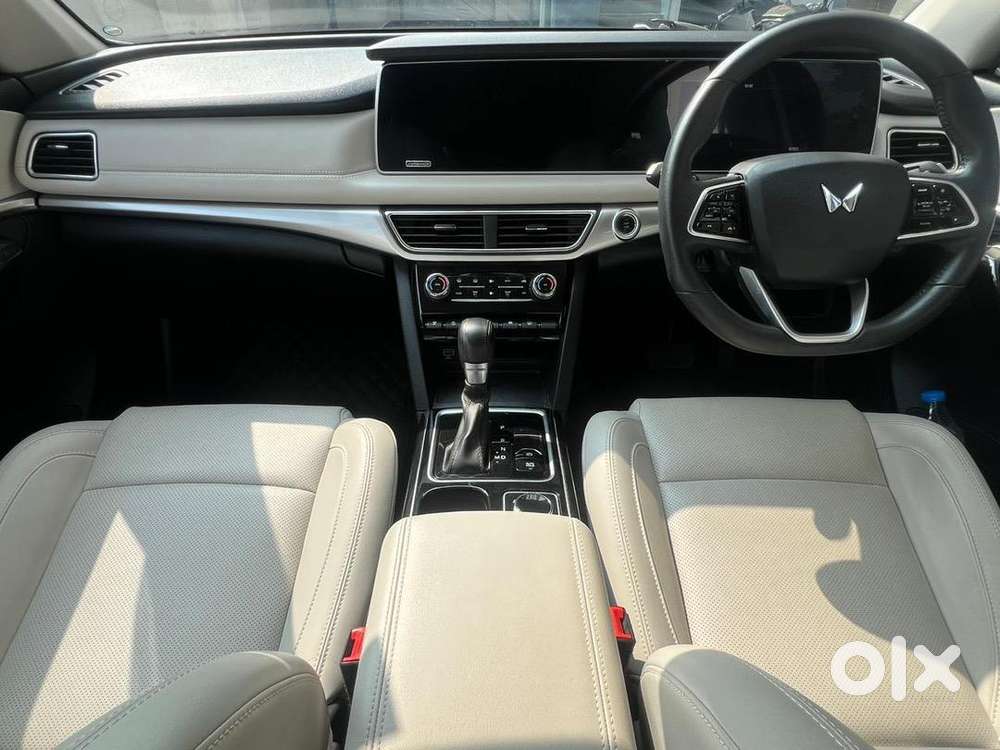 Mahindra Xuv700 2022 Petrol Well Maintained