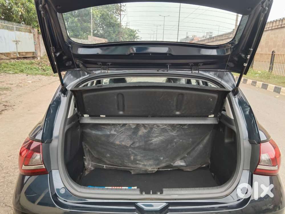 Hyundai New I20 1.2 Asta (o) Ivt, 2024, Petrol