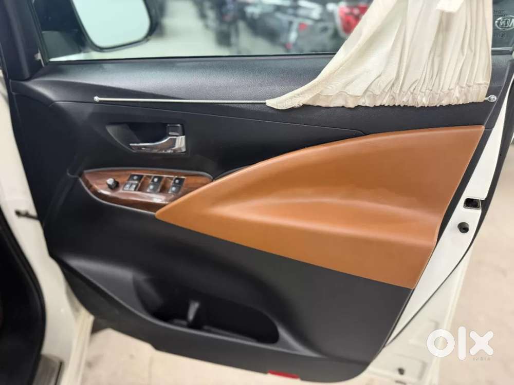 Toyota Innova Crysta 2.8 Gx At 7 Str, 2016, Diesel