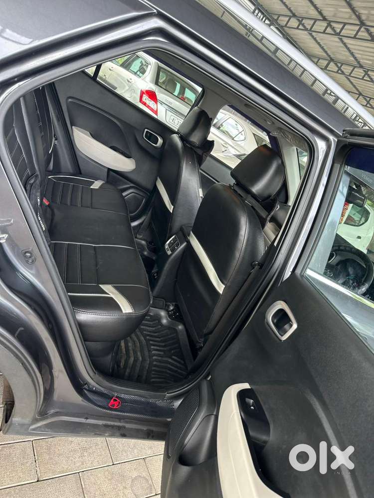 Hyundai Venue Sx 1.2 Mt Knight Edition, 2022, Petrol