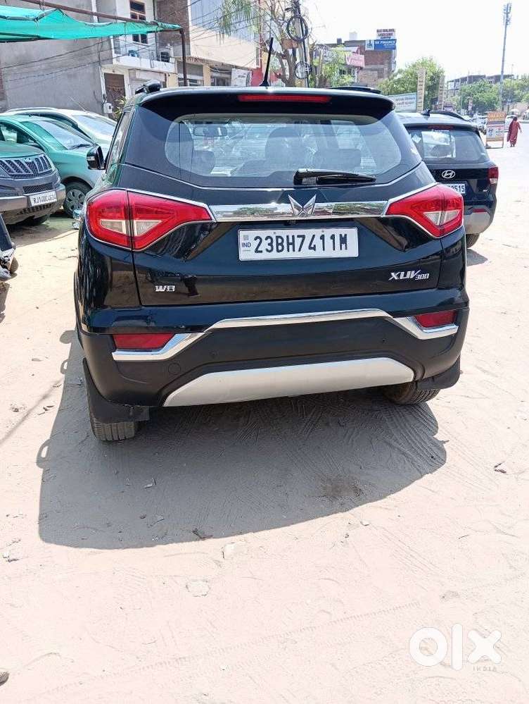 Mahindra Xuv300 W8, 2023, Petrol
