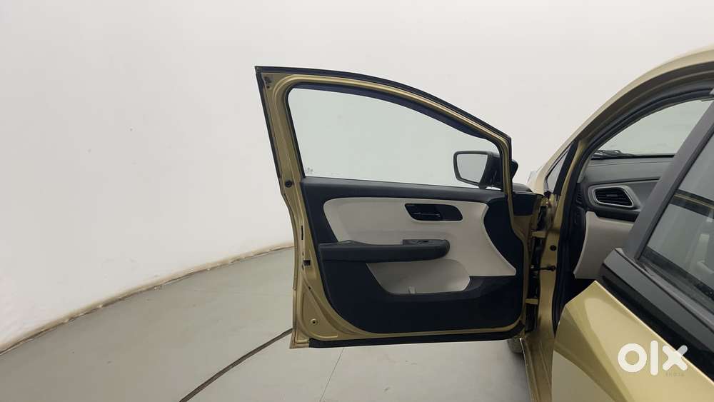 Tata Altroz 1.2 Xm Plus, 2021, Petrol