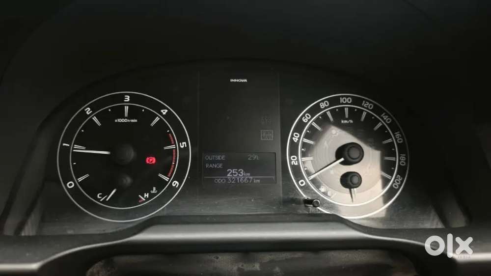 Toyota Innova Crysta 2016 (taxi)