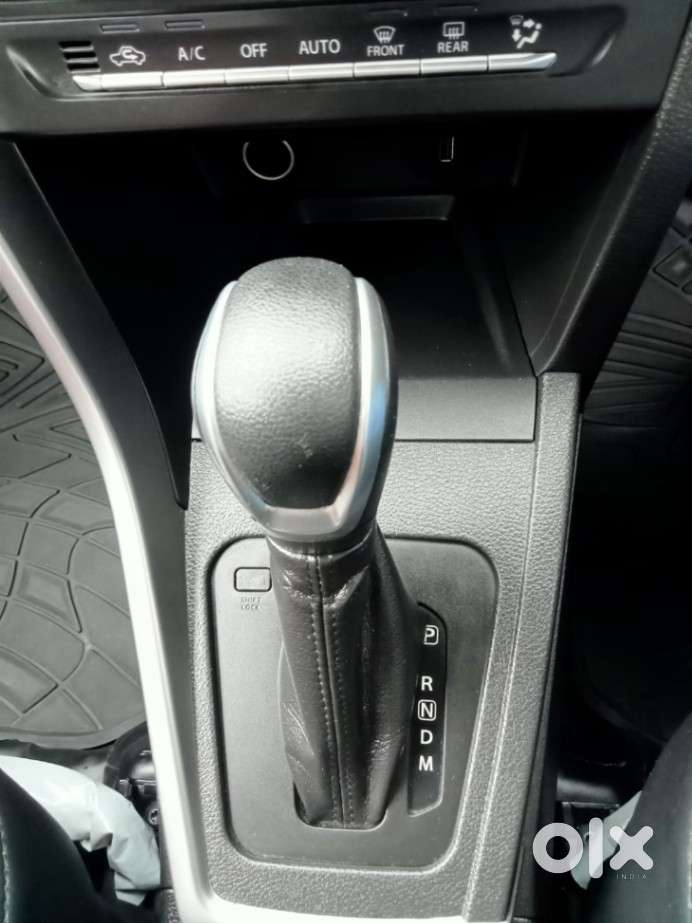 Maruti Suzuki Brezza 1.5 Vxi At Smart Hybrid, 2023, Petrol