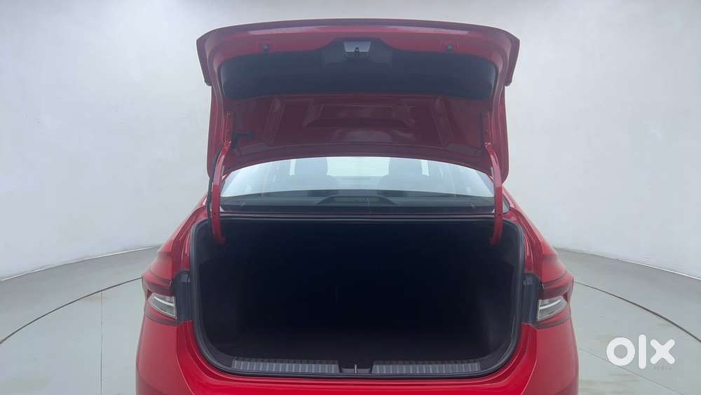 Skoda Slavia Style 1.0l Tsi Mt, 2024, Petrol