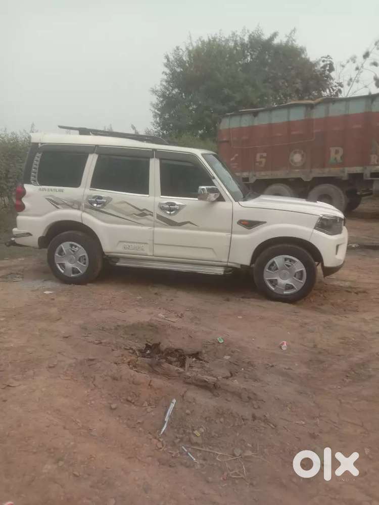 Mahindra Scorpio S4 2016 डीज़ल
