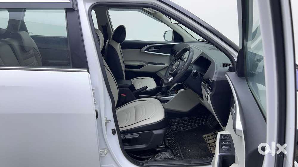 Kia Carens 1.5 Prestige Plus Diesel 7 Str Imt, 2023, Diesel
