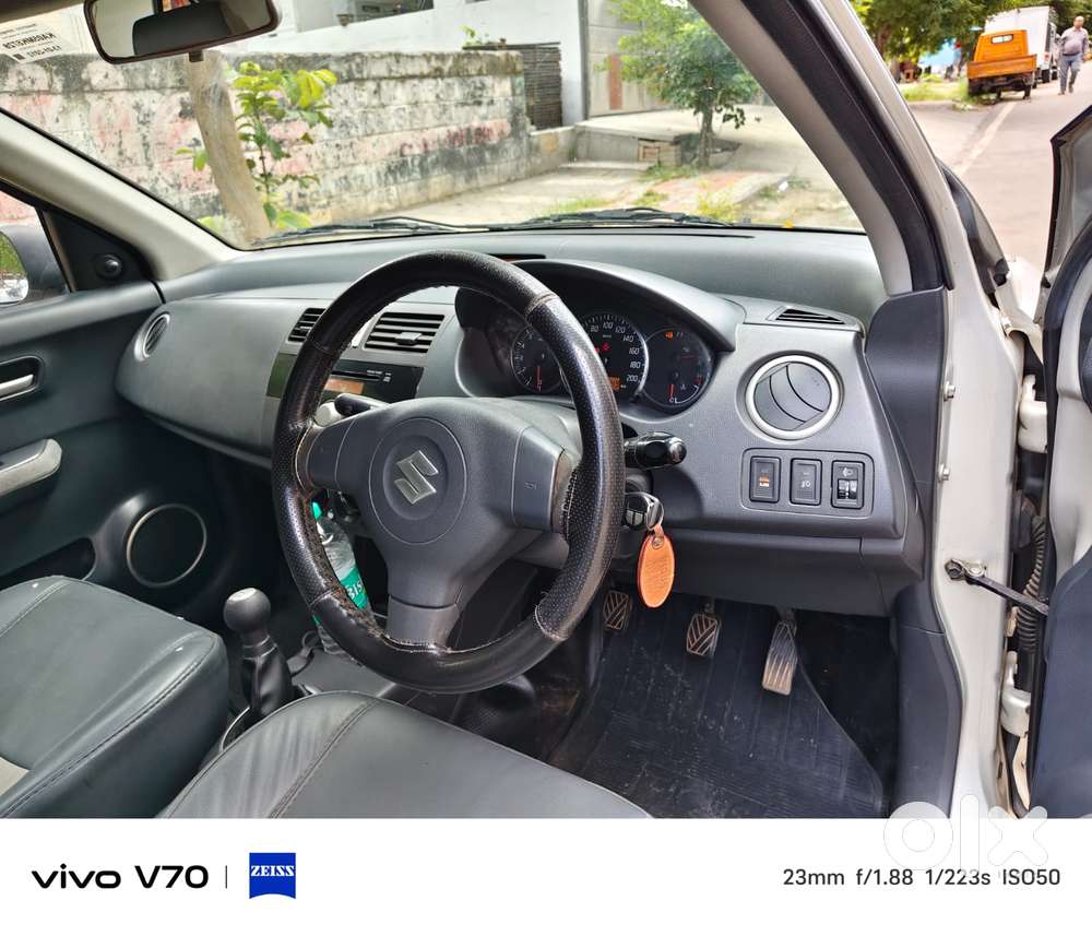 Maruti Suzuki Swift Dzire Vxi, 2012, Petrol