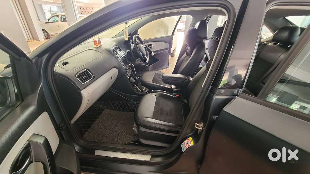 Skoda Rapid Matte Color Limited Edition Auto Gair Car.  1st Owner 4200