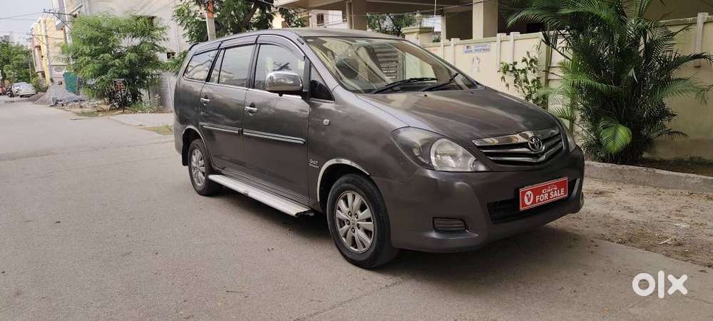 Toyota Innova 2.5 V Diesel 8-seater, 2011, Diesel