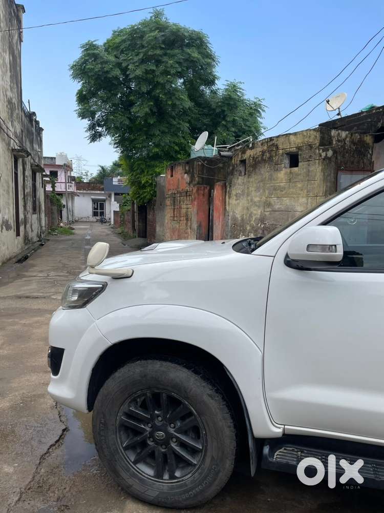 Toyota Fortuner Urgent Sale 2015(dec) Manual Diesel