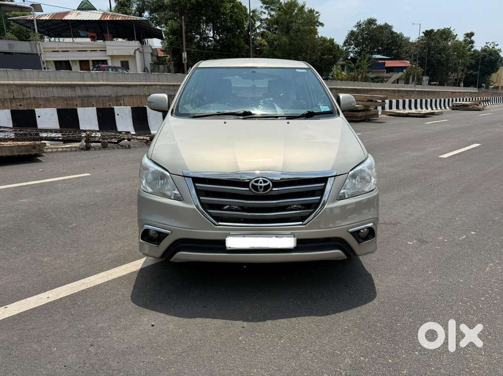 Toyota Innova 2.5 G (diesel) 7 Seater Bs Iv, 2015, Diesel