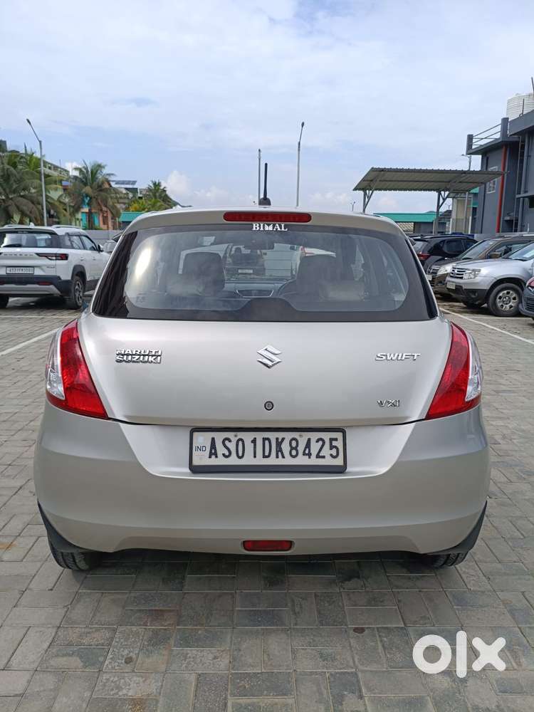 Maruti Suzuki Swift Vxi 1.2 Abs Bs-iv, 2016, Petrol