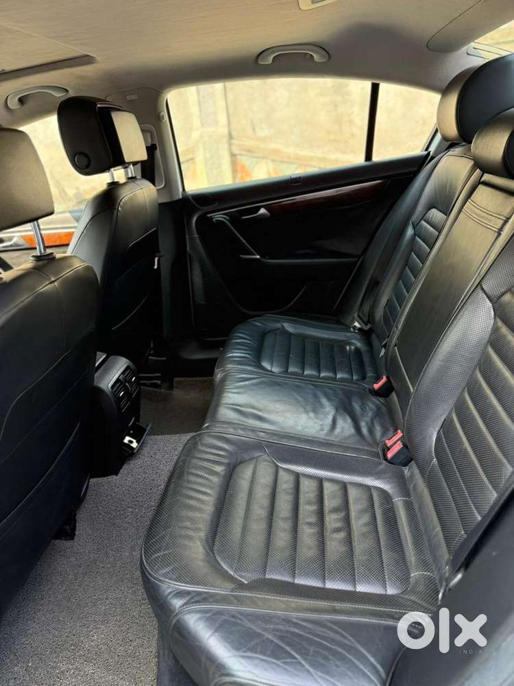Volkswagen Passat 2011 Diesel 192000 Km Driven