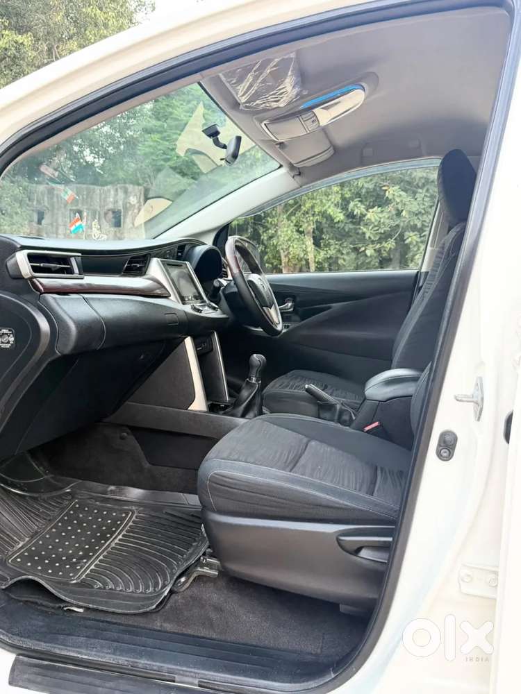 Toyota Innova Crysta 2.4 V 7 Str, 2017, Diesel