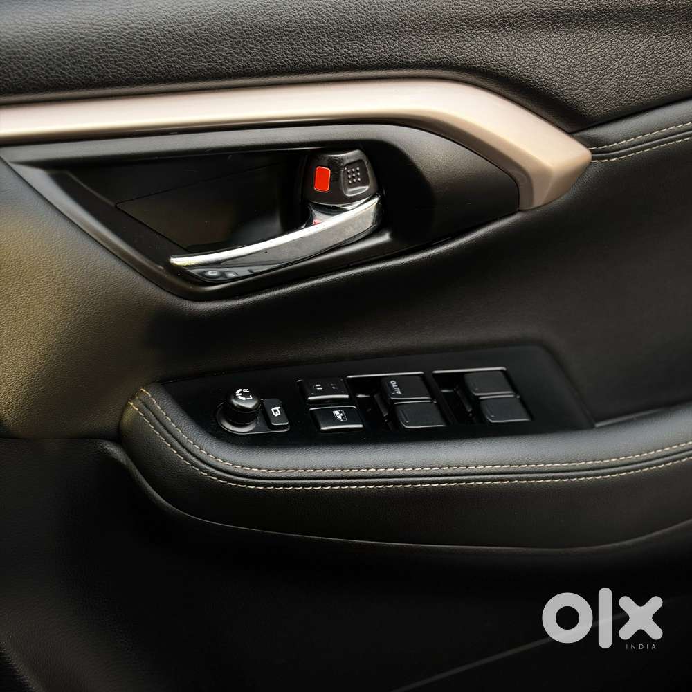 Maruti Suzuki Grand Vitara 1.5 Alpha Plus Intelligent Hybrid Ecvt, 2..