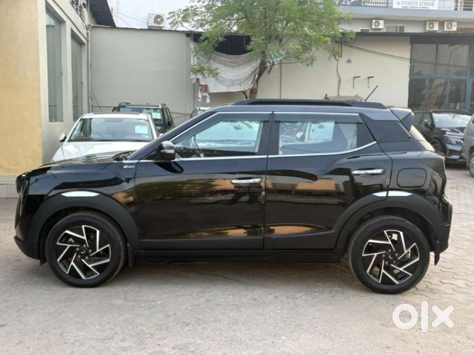 Mahindra Xuv 3xo Ax7l Petrol Mt, 2024, Petrol