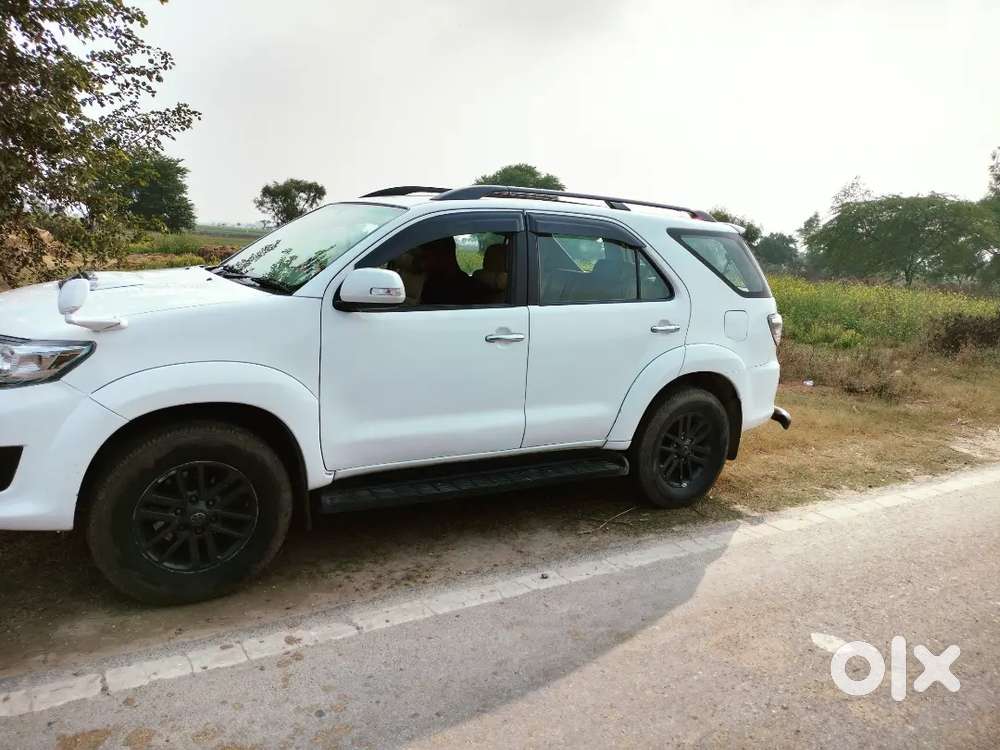 Toyota Fortuner 2013 Diesel 100000 Km Driven