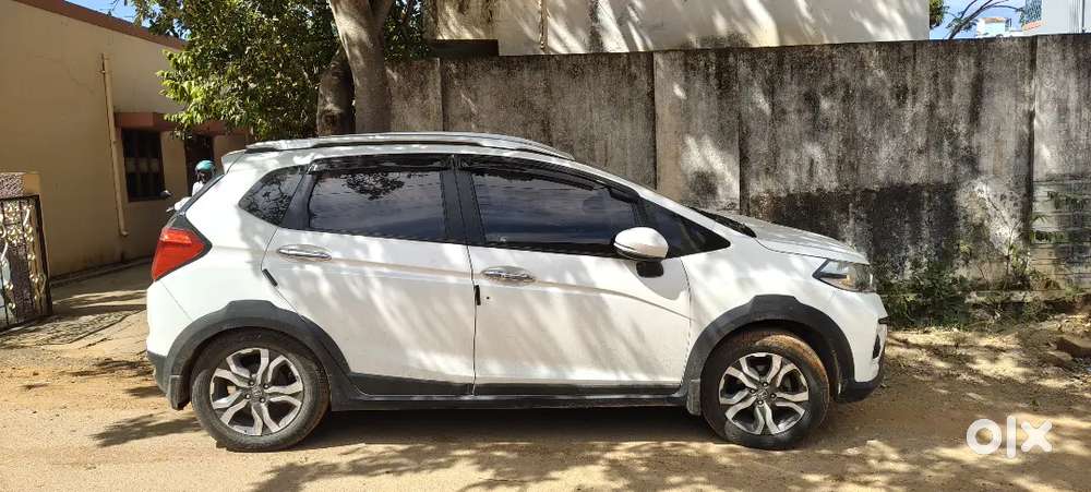 Honda Wr-v 2018 With Sunroof Push Button Start.