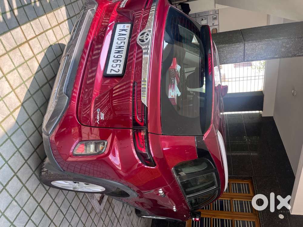 Toyota Hyryder Strong Hybrid S – Excellent Condition  9k Kms