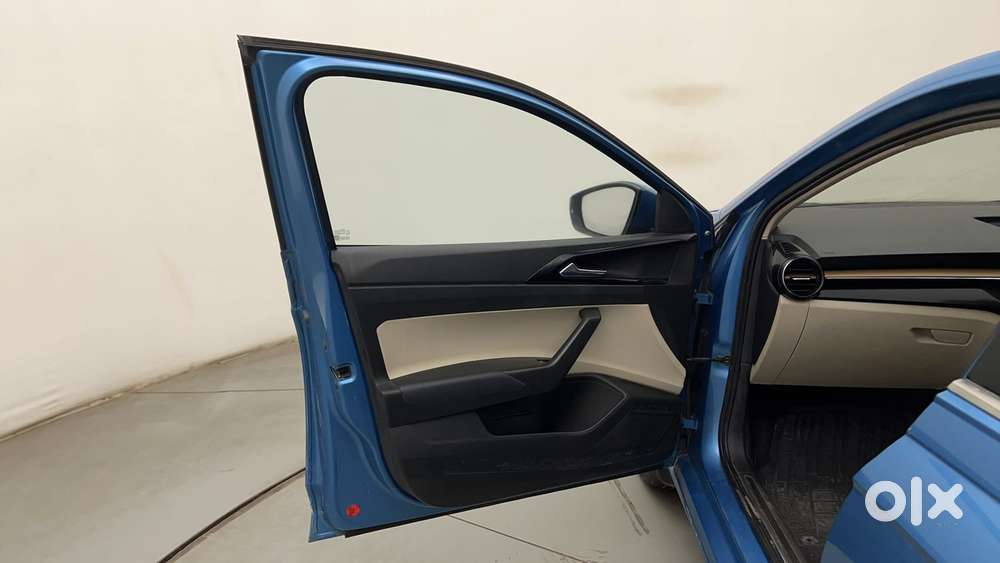 Skoda Slavia Style 1.0l Tsi At, 2022, Petrol