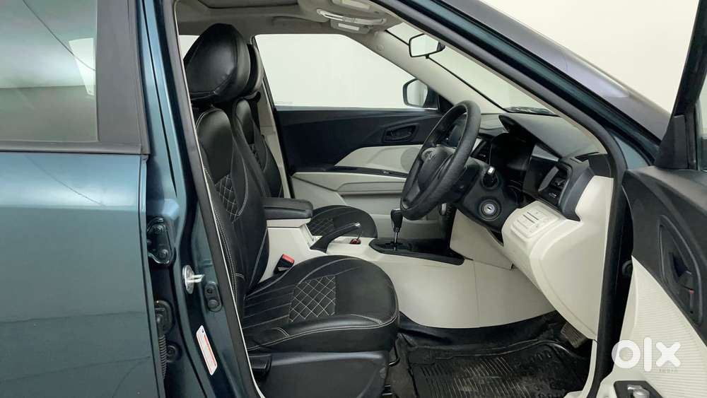 Mahindra Xuv300 W6 Amt Diesel, 2023, Diesel