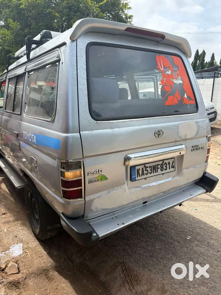 Toyota Innova Hycross 2.0 2025